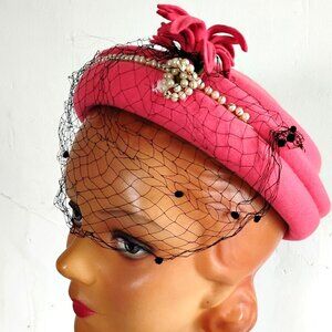 40s 50s Vintage Pink Felt Hat with Pearls and Veil